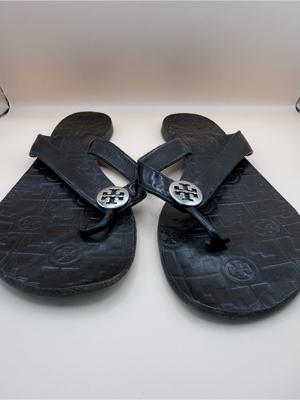 Tory Burch Black Leather Thong Slide Sandals Logo Size 10M - Picture 2 of 8